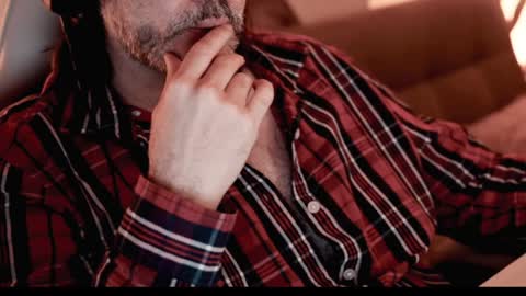 Sanders online show from January 2025 12:25:01 AM