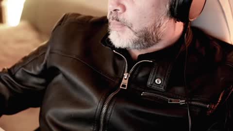 Sanders online show from February 2025 01:34:01 AM