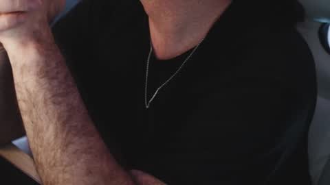 Sanders online show from February 2025 05:52:01 AM