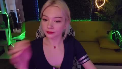 Snapshot of sandraboyl chatting on January 2025 04:14:02 AM Sandy online show from January 2025 04:14:02 AM