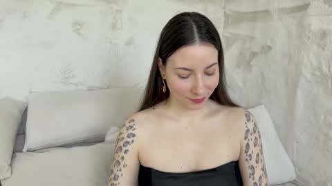 Sandra Schonherz online show from February 2025 07:45:02 AM