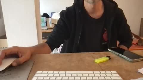 Snapshot of sandropertoni chatting on October 2025 10:04:01 AM lucas online show from October 2025 10:04:01 AM