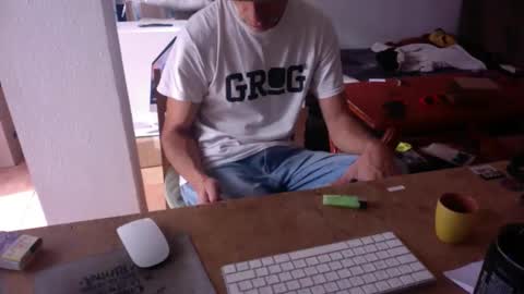 Snapshot of sandropertoni chatting on October 2025 08:59:02 AM lucas online show from October 2025 08:59:02 AM