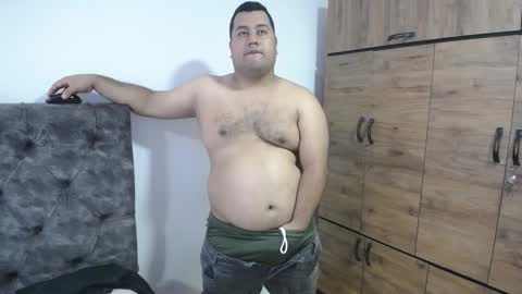 Snapshot of santi_hothot chatting on October 2025 07:12:02 PM Santiago online show from October 2025 07:12:02 PM