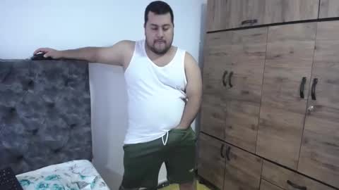 Snapshot of santi_hothot chatting on October 2025 07:12:01 PM Santiago online show from October 2025 07:12:01 PM