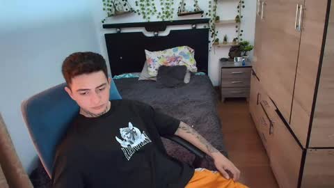 santi_ss online show from May 2026 05:53:01 PM