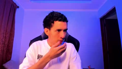 Snapshot of santi_twink19 chatting on December 2024 04:53:01 AM santi_twink19 online show from December 2024 04:53:01 AM