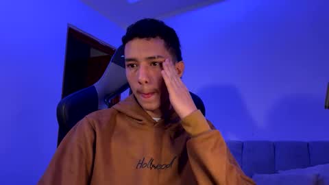 Snapshot of santi_twink19 chatting on January 2025 11:29:02 AM santi_twink19 online show from January 2025 11:29:02 AM