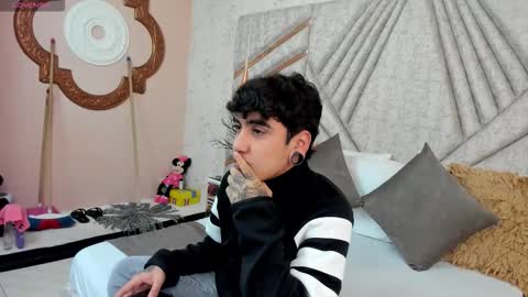 SantiAbader online show from November 2025 12:05:02 PM