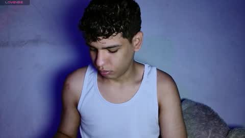 Snapshot of santiago_foxx chatting on June 2026 10:19:02 PM santi online show from June 2026 10:19:02 PM