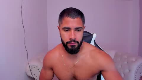 santiago_huntt online show from February 2025 12:27:01 PM