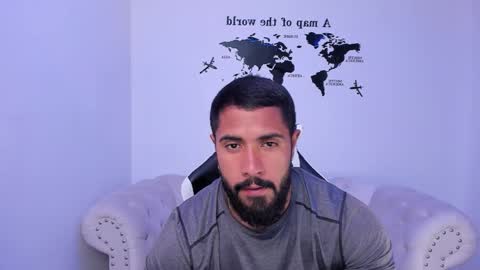 santiago_huntt online show from October 2025 10:28:02 PM