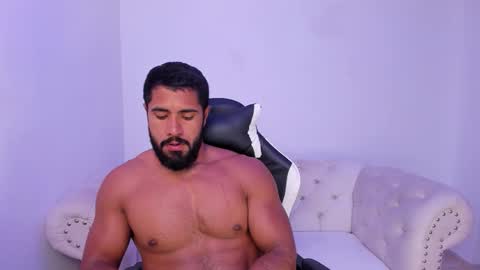 santiago_huntt online show from October 2025 02:40:02 PM