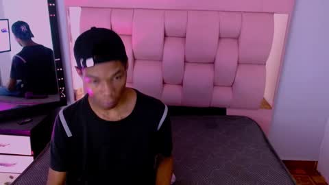 Snapshot of santiago_ortiz chatting on March 2026 01:57:02 PM Santiiiiii online show from March 2026 01:57:02 PM