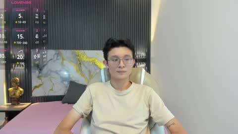 santiago_russo18 online show from November 2025 07:14:01 PM