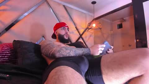 Snapshot of santiagohincapiie chatting on February 2026 04:54:02 AM Santiago Hincapiie online show from February 2026 04:54:02 AM