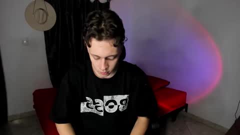 Julius Novachrono  online show from December 2025 05:36:02 AM