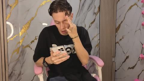 Julius Novachrono  online show from March 2026 11:31:02 PM