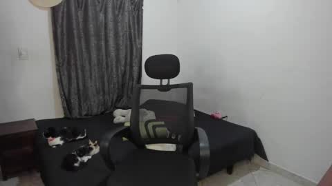 Julius Novachrono  online show from April 2026 05:38:01 AM