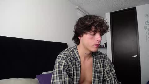 Santii online show from February 2025 06:53:01 PM