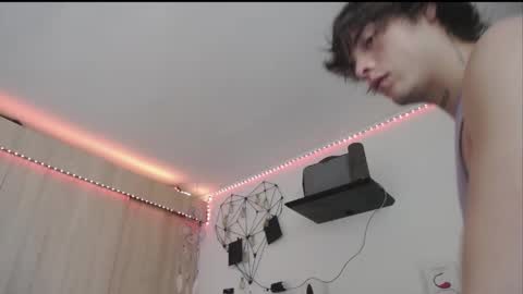 Santii online show from April 2026 04:23:01 PM