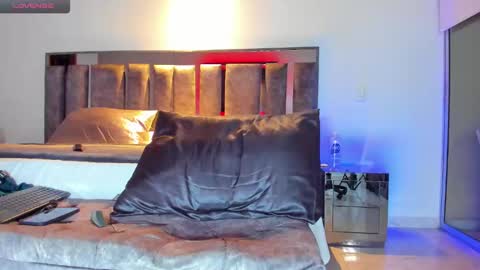 Santiago Seans online show from December 2024 03:47:02 AM