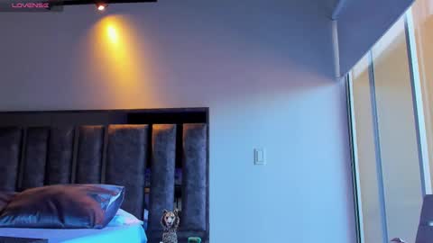 Santiago Seans online show from October 2025 04:15:02 PM