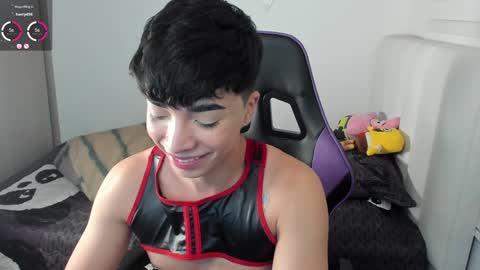 Snapshot of santy7u7 chatting on December 2024 12:58:01 PM Mr. Santiago online show from December 2024 12:58:01 PM