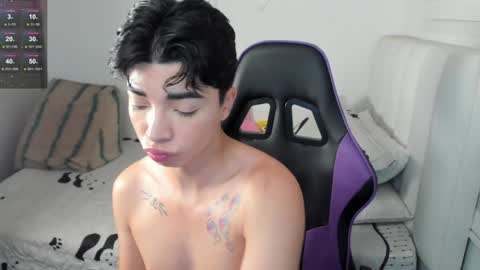 Snapshot of santy7u7 chatting on February 2025 01:30:01 PM Mr. Santiago online show from February 2025 01:30:01 PM