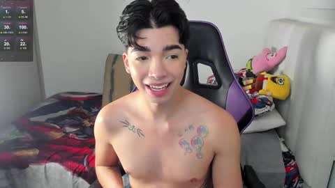 Snapshot of santy7u7 chatting on February 2025 01:37:02 PM Mr. Santiago online show from February 2025 01:37:02 PM