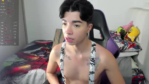 Snapshot of santy7u7 chatting on February 2025 01:33:01 PM Mr. Santiago online show from February 2025 01:33:01 PM