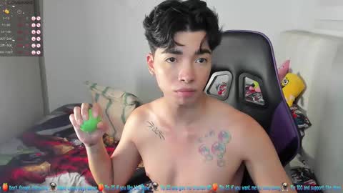 Snapshot of santy7u7 chatting on February 2025 04:00:02 PM Mr. Santiago online show from February 2025 04:00:02 PM