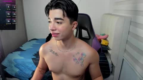 Snapshot of santy7u7 chatting on October 2025 01:18:01 PM Mr. Santiago online show from October 2025 01:18:01 PM