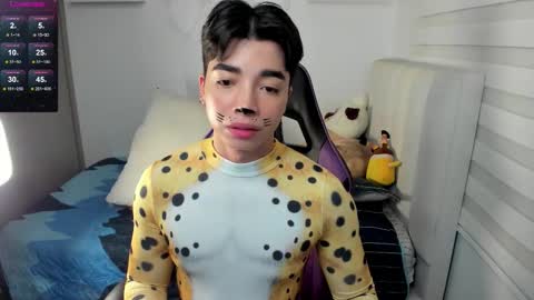 Snapshot of santy7u7 chatting on October 2025 01:34:02 PM Mr. Santiago online show from October 2025 01:34:02 PM