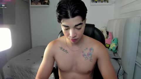 Snapshot of santy7u7 chatting on November 2025 01:22:01 PM Mr. Santiago online show from November 2025 01:22:01 PM