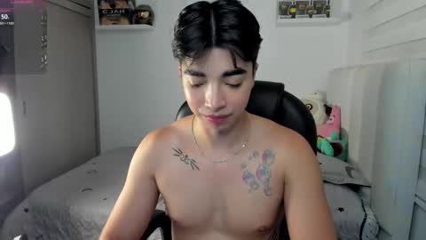 Snapshot of santy7u7 chatting on November 2025 01:36:01 PM Mr. Santiago online show from November 2025 01:36:01 PM