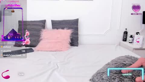 Snapshot of santy_carrington chatting on February 2025 05:18:02 AM Santiago Carrington online show from February 2025 05:18:02 AM