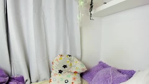 kitty online show from December 2024 04:55:02 AM