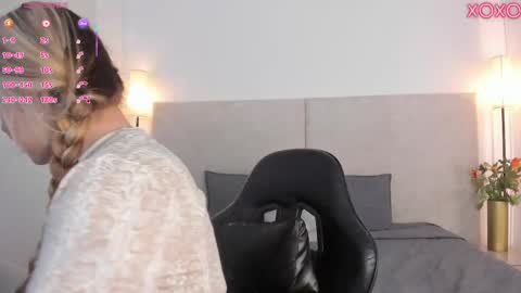 Saori  online show from March 2026 11:33:02 AM