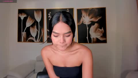 Snapshot of saphirajames chatting on June 2026 02:14:02 AM Saphira James online show from June 2026 02:14:02 AM