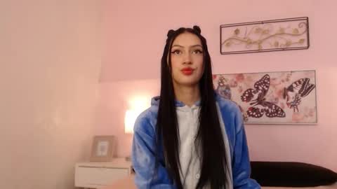 Snapshot of sara17_ chatting on October 2025 04:33:01 AM Sara online show from October 2025 04:33:01 AM