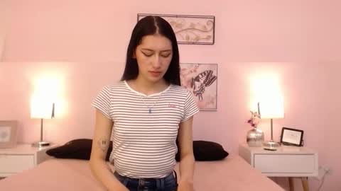 Snapshot of sara17_ chatting on October 2025 05:06:01 AM Sara online show from October 2025 05:06:01 AM