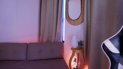 Sara  online show from January 2025 12:41:02 PM