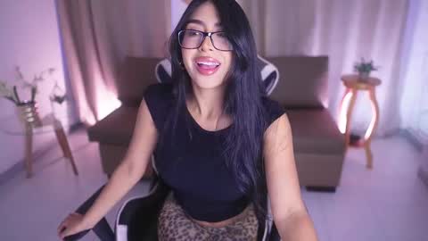 Sara  online show from March 2025 12:39:02 PM