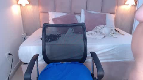 Sara... online show from April 2026 11:04:01 PM