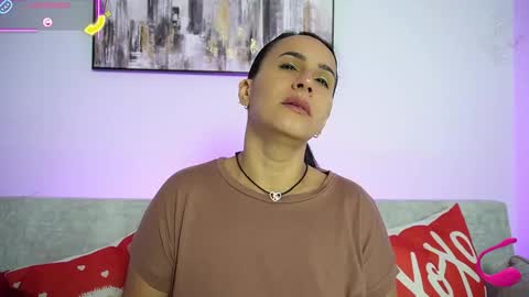 Snapshot of sara_charmy chatting on November 2025 11:47:02 AM online show from November 2025 11:47:02 AM