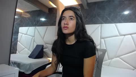 Snapshot of sara_hoffman_4 chatting on April 2026 11:44:01 AM Sara online show from April 2026 11:44:01 AM