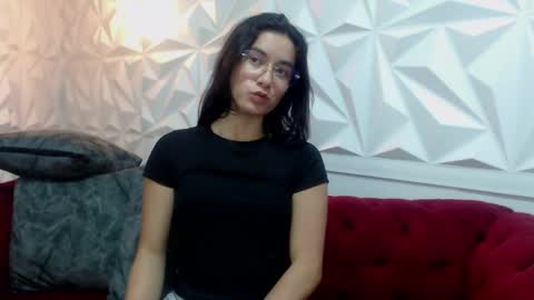 Snapshot of sara_hoffman_4 chatting on April 2026 06:10:01 PM Sara online show from April 2026 06:10:01 PM