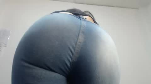 Snapshot of sara_hoffman_4 chatting on April 2026 12:44:02 PM Sara online show from April 2026 12:44:02 PM