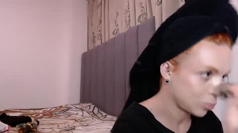 Snapshot of sara_johnson__ chatting on April 2026 01:05:01 AM sara_johnson__ online show from April 2026 01:05:01 AM